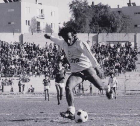 במדי הפועל ב'ווסרמיל'. 17 עונות ברצף