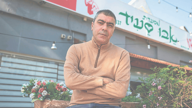 אבו ליל. "לקוחות מתקשרים לעודד ושואלים מתי נפתח"
