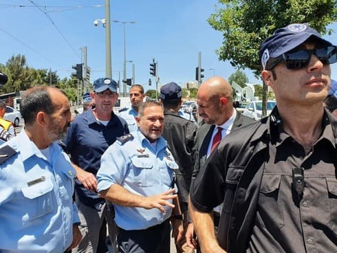 אוחנה ושבתאי בזירת הפיגוע