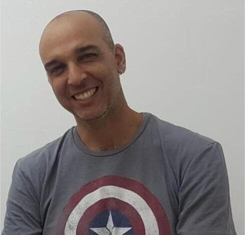 מנהל ביה"ס אומנויות, תומר בליטי