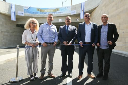 ההפרדה המפלסית בצומת פת