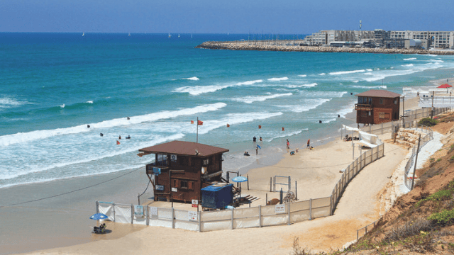 החוף הנפרד הרצליה (צילום ארכיון: אסף פרידמן) החוף הנפרד הרצליה