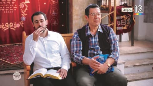 בן שמעון בתפקיד הרב נפתלי ב"ישמח חתני" 