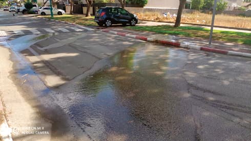 מים על הכביש בשכונת ויצמן מים על הכביש בשכונת ויצמן