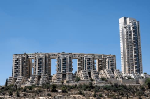 מתחם הולילנד. דירה בת 13 שנה 