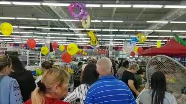מקס סטוק. הסניף הגדול בישראל