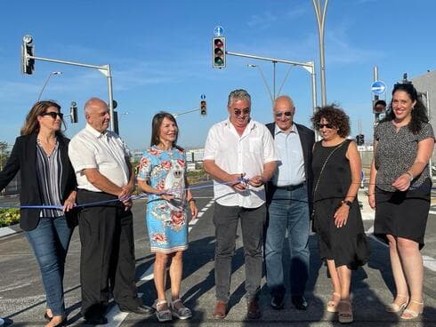 ברוידא ובני משפחת פרס בחנוכת הכביש