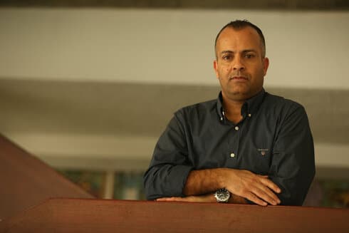איציק יצחקי. העימות עם העירייה מחריף איציק יצחקי. העימות עם העירייה מחריף