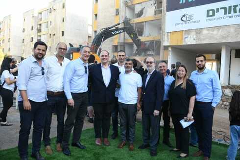 ברוט, בכר ומובילי הההתחדשות בבת ים