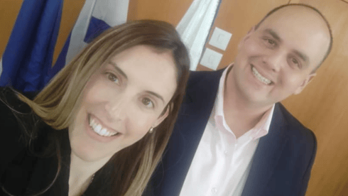 יודפת אפק ארזי עם ראש העירייה צביקה ברוט יודפת אפק ארזי עם ראש העירייה צביקה ברוט