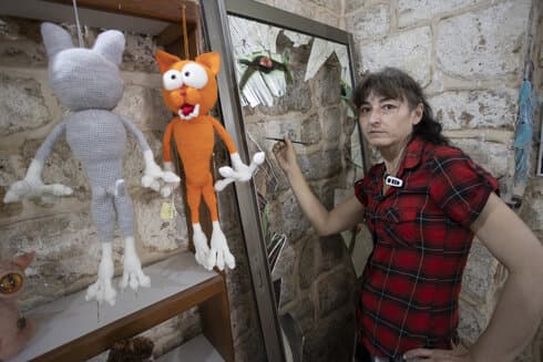 "אני סורגת בובות מגיל שבע". אוקסנה סיינקו ( צילום: גיל נחושתן) אוקסנה סיינקו
