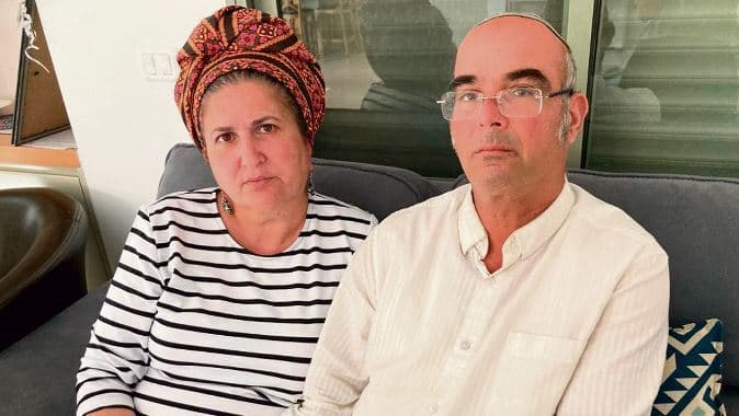סיגלית והרב ירון חברוני."אנחנו יודעים שיהונתן נמצא במקום הכי טוב שיכול להיות" 