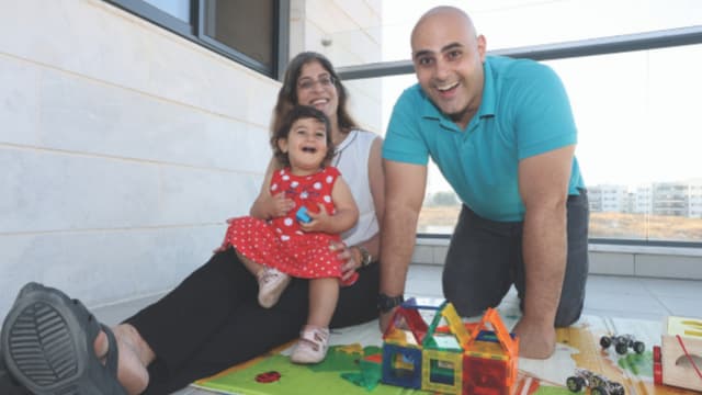 "כשהתינוקת יצאה לאוויר העולם לא נשארה עין יבשה בחדר הלידה"