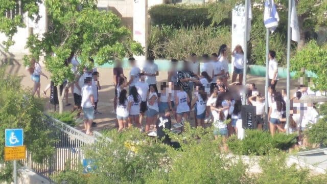 מסיבה ללא מסכות בעירוני ג'