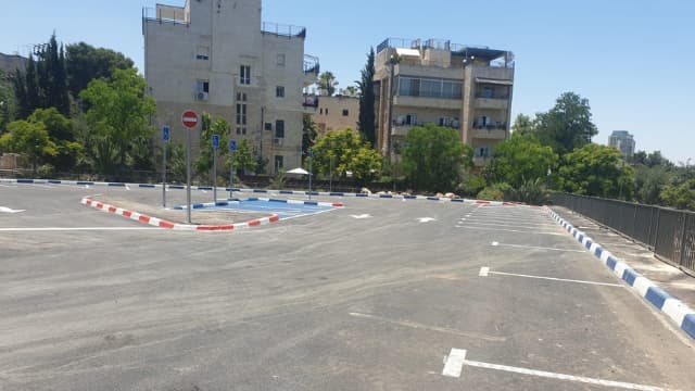 חניון אורנים החדש שנפתח בתלפיות
