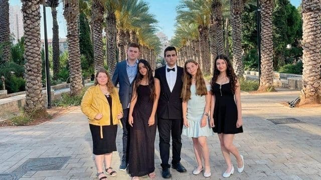 השמיניסטים בהופעה ייצוגית