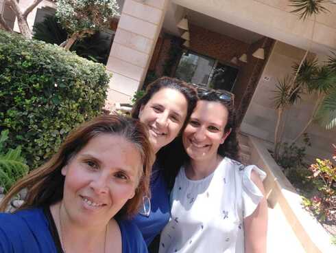 מימין לשמאל: סיון בן צור, אתי שלו וליסה לוונברג