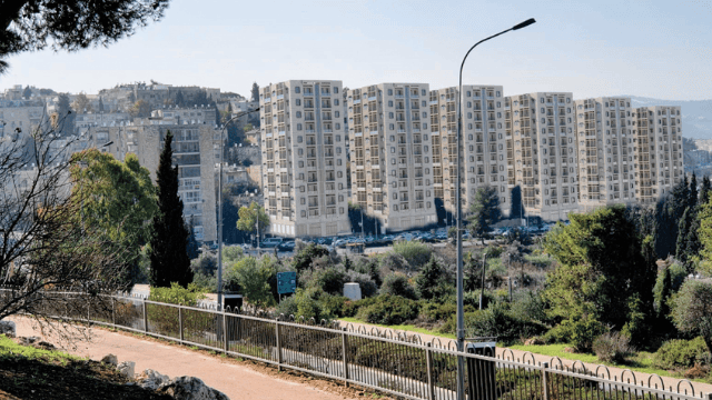 אולי אפילו יותר גבוה מזה. בנייה של 12 קומות בהרצוג