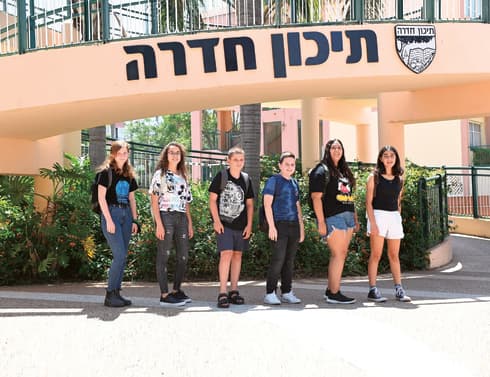 שני בן מרדכי, עופרי קוילי, נועם ניירמן, אורי יחזקאל סלמאן, צליל חן ואלה שראל