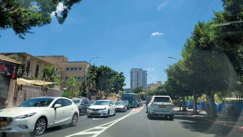 הפקקים באיזור. הרמזורים החריפו את הבעיה הפקקים באיזור. הרמזורים החריפו את הבעיה