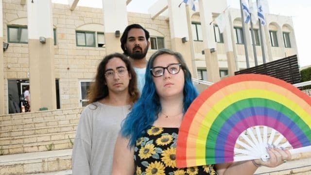 מלפנים: נוי בבוט, איימי אורבך ואביתר פלומבו