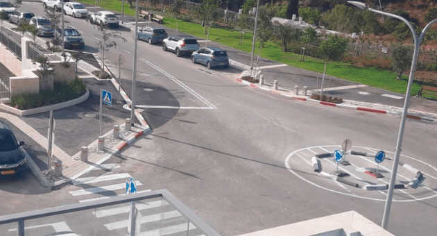 משוועים לתחנה 