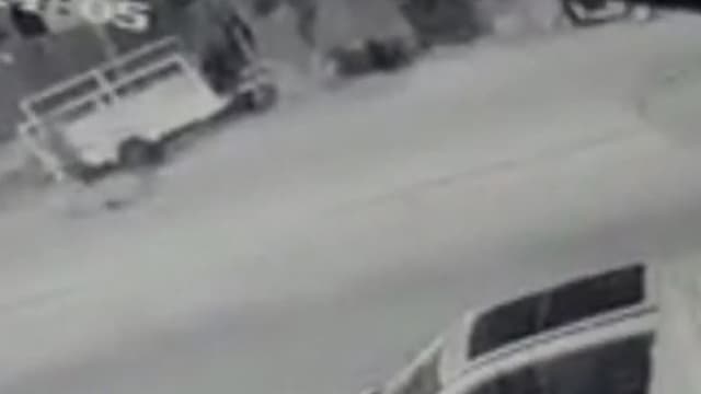 יידו אבנים על כלי רכב בעיר