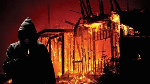 אופנוען רעול פנים ניגש לקבלן ואמר לו "תצא מהשטח, לא כדאי לך להסתבך" אופנוען רעול פנים ניגש לקבלן ואמר לו "תצא מהשטח, לא כדאי לך להסתבך"