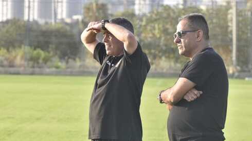 המנכ"ל גיל ברעם והמאמן ירון הוכנבוים