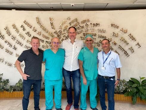 צוות המומחים בראשות ד"ר דני דביר ופרופ' מוני שובי עם נציגי החברה