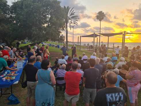 המשתתפים בכנס הירוקים בבת גלים