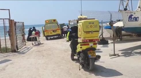צוותי מד"א בחוף הדייגים
