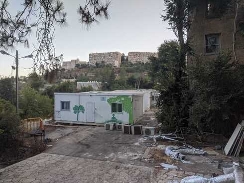 המבנים שהוצבו ללא היתר