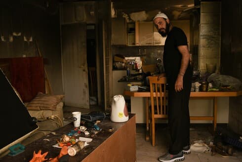 בני משפחת ברמלי יצאו השבוע לחגוג יום הולדת, לאם הנכה ולאב שחולה בסרטן. 20 דקות אחרי שהתיישבו במסעדה, קיבלו טלפון מהשכן, שביתם עולה באש 