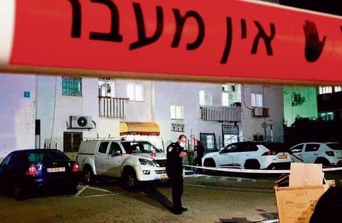 זירת הרצח של ארנון בושרי. הרוצחים התחזו לשוטרים 