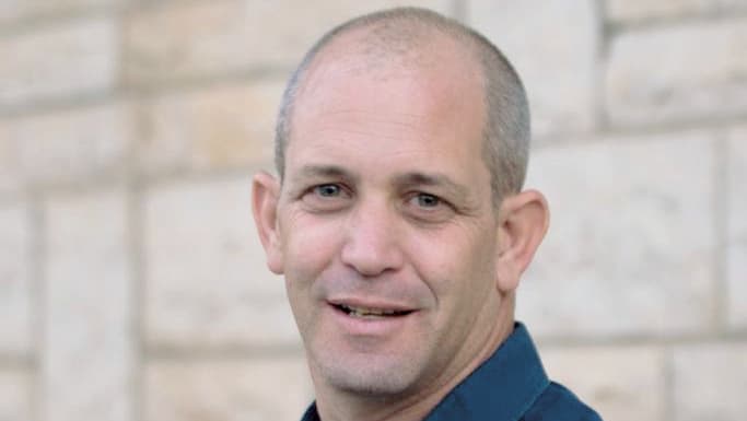 ברטל. נאלץ לפנות לבית המשפט