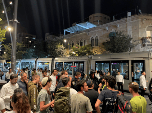 כיכר ציון הלילה