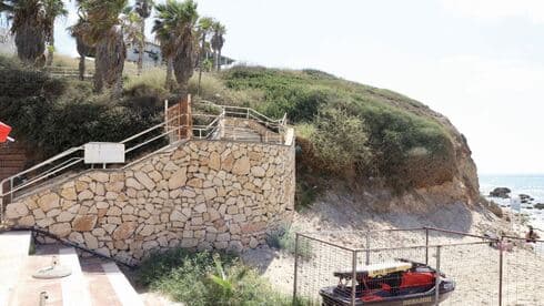 המצוק בחדרה. בסכנת קריסה
