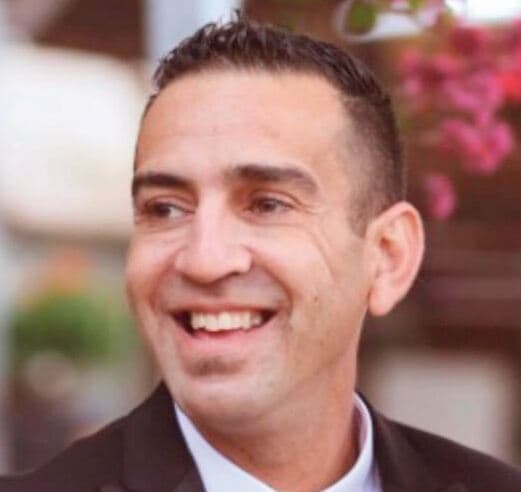 אמיר אוזן: "אין כאן רמזורים. השכונה היא מבודדת, היא סוג של אוטונומיה"