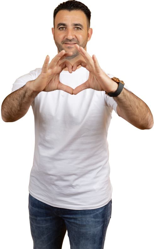 גולן נגר. "שירות לפני הכול"