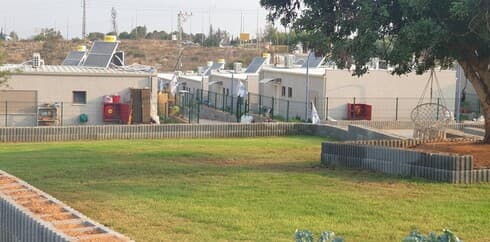 המגורים הארעיים במבוא מודיעים 