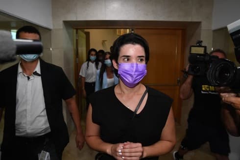שירה איסקוב באולם בית המשפט שירה איסקוב באולם בית המשפט