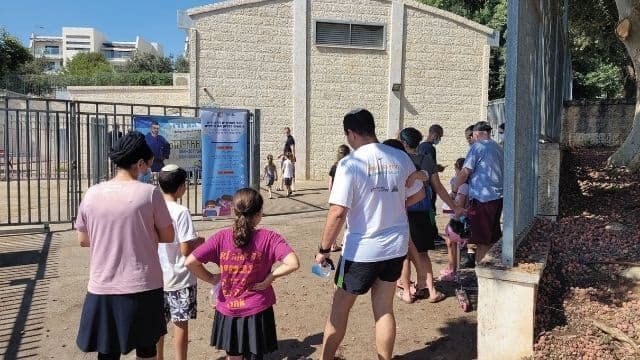 בדיקות סרולוגיות בבית ספר אלונים