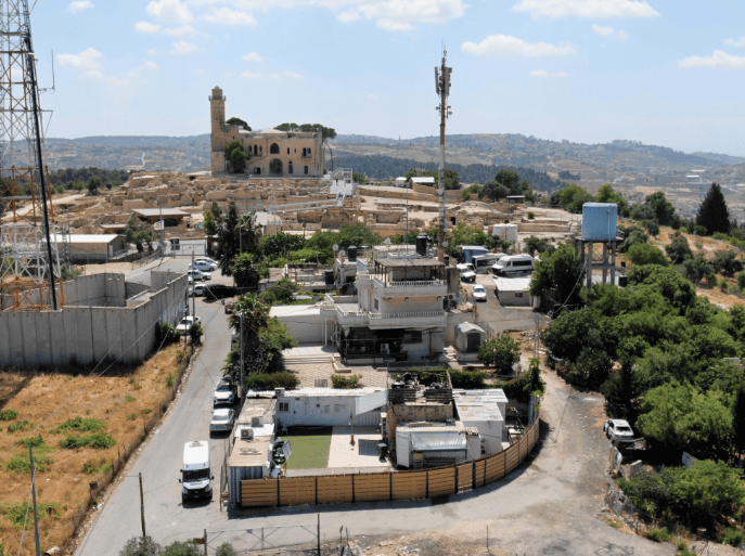 בית הספר שבנתה הרשות הפלסטינית ליד קבר שמואל הנביא הנכון"  
