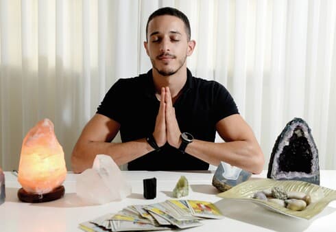 עידן מאירי. "אנשים בדרך כלל מגיבים בהלם"
