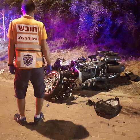 כוחות הרפואה בזירת התאונה