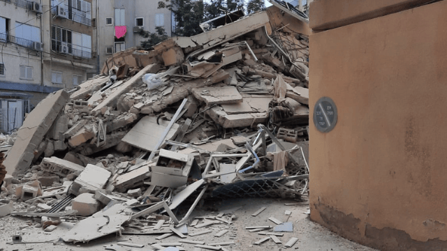 הבניין ברחוב סרלין לאחר הקריסה