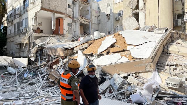 הריסות הבניין ברחוב סרלין