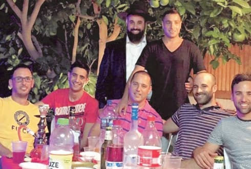 המשיך לשמור על קשר עם חבריו מהתיכון גם אחרי שחזר בתשובה
