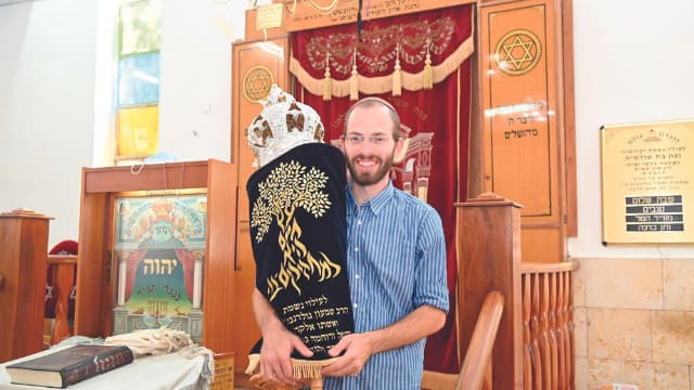 בית הכנסת משכן יעקב. הגבאי אריאל קליין